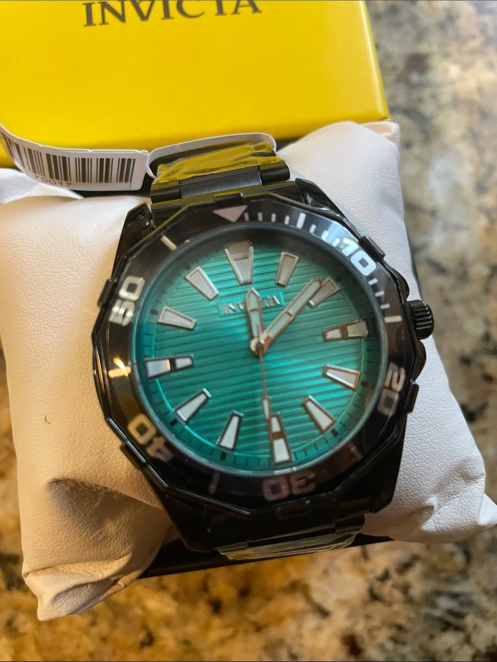 Invicta Pro Diver Men's Black Watch with Tiffany Blue Dial